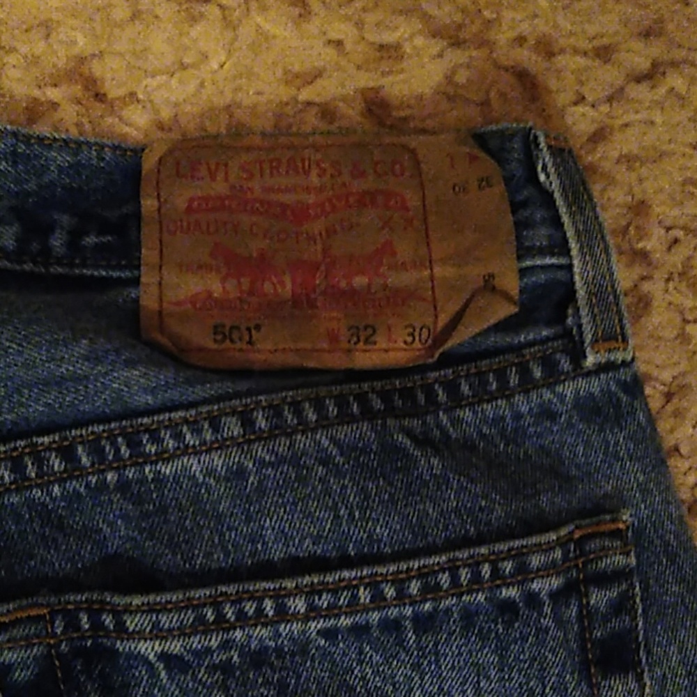Levi's - Picture 2 of 2